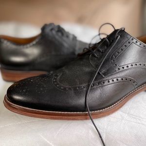 Johnston & Murphy Black Leather Oxford